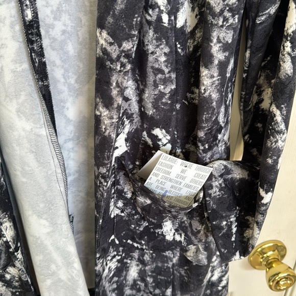 NWT LuLaRoe Tie-Dye Style Long Cardigan Size Large - Picture 4 of 8